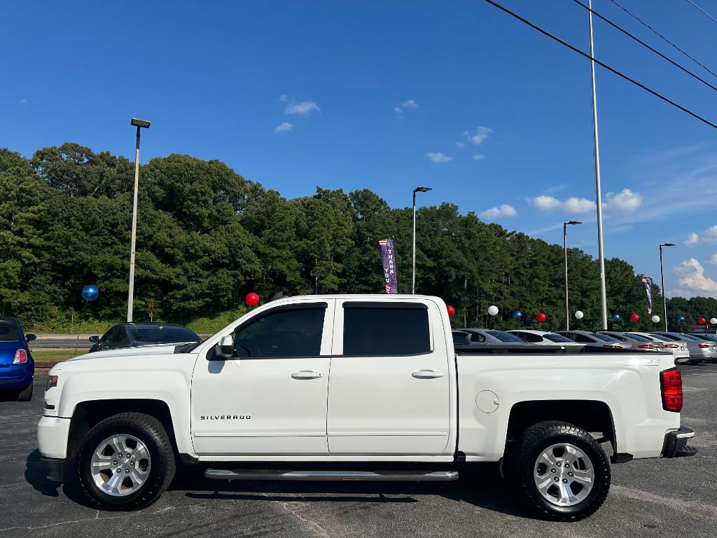 2017 Chevrolet Silverado 1500 LT photo 3