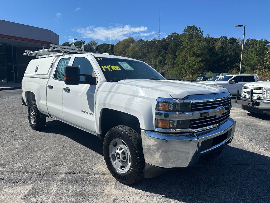 2017 Chevrolet Silverado 2500HD photo 2