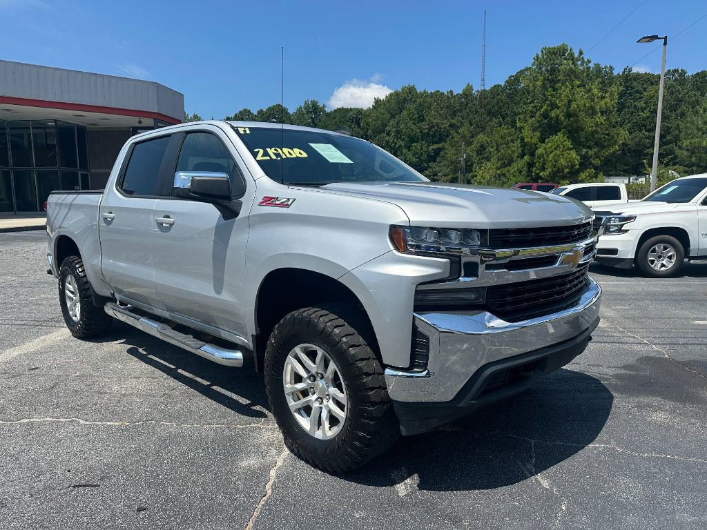 2019 Chevrolet Silverado 1500 LT photo 3