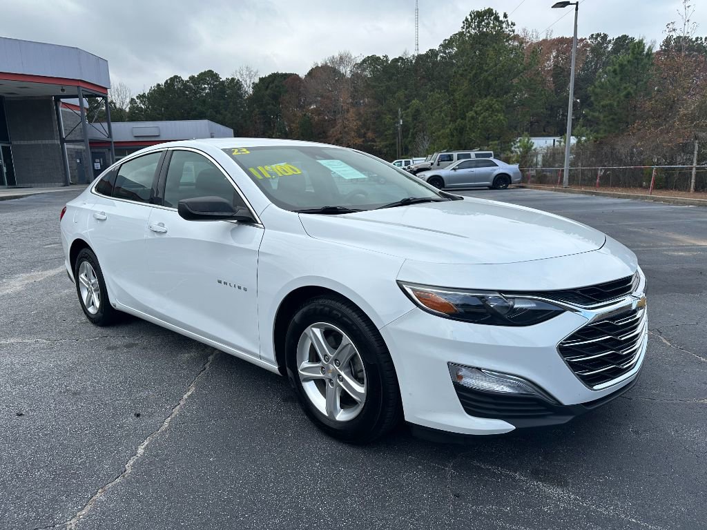 2023 Chevrolet Malibu LS photo 3