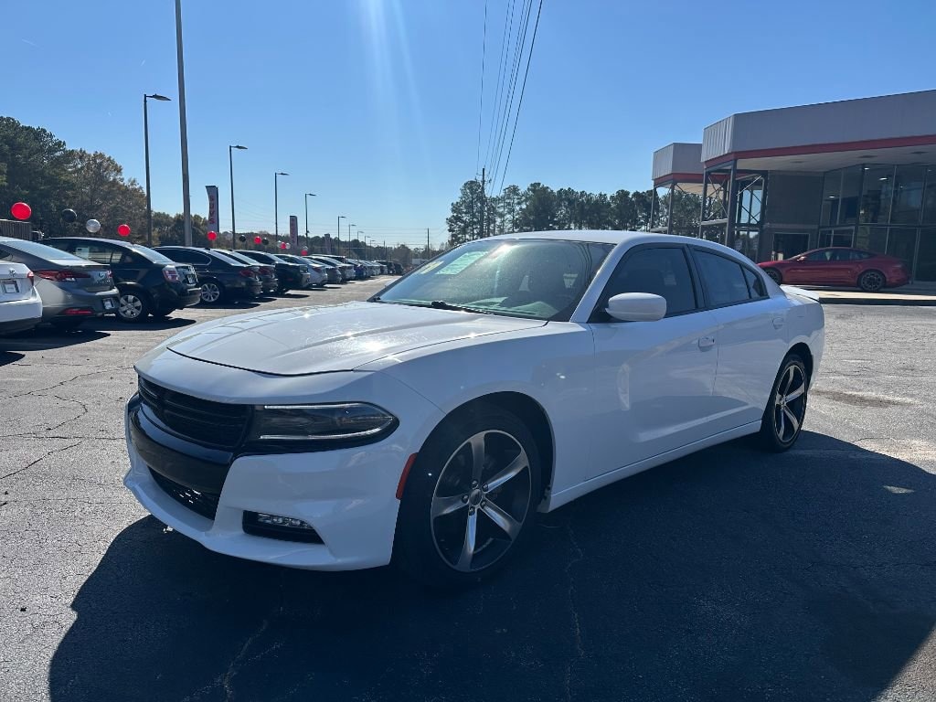 Used 2017 Dodge Charger SXT Sedan