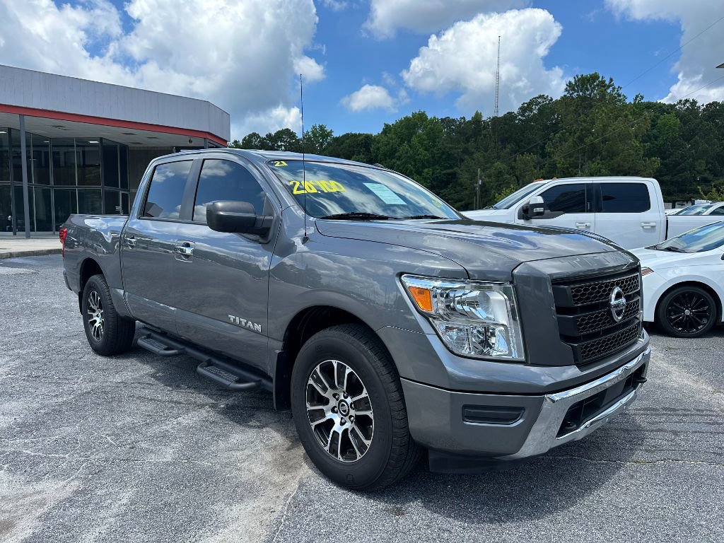 2021 Nissan Titan SV photo 3