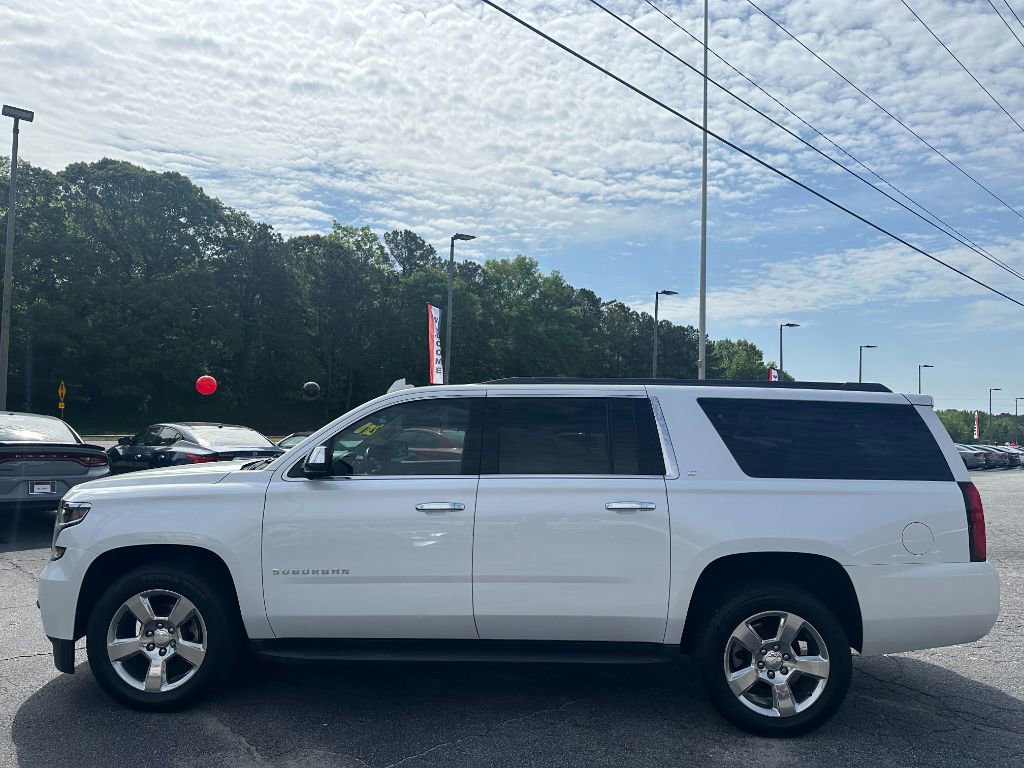 2016 Chevrolet Suburban LT photo 4