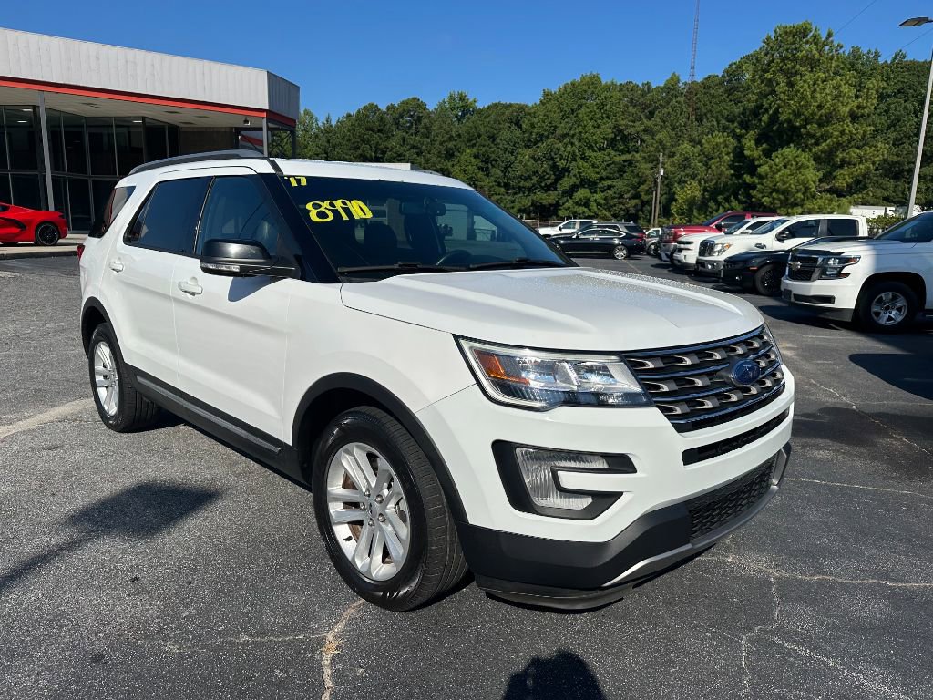 2017 Ford Explorer XLT photo 2