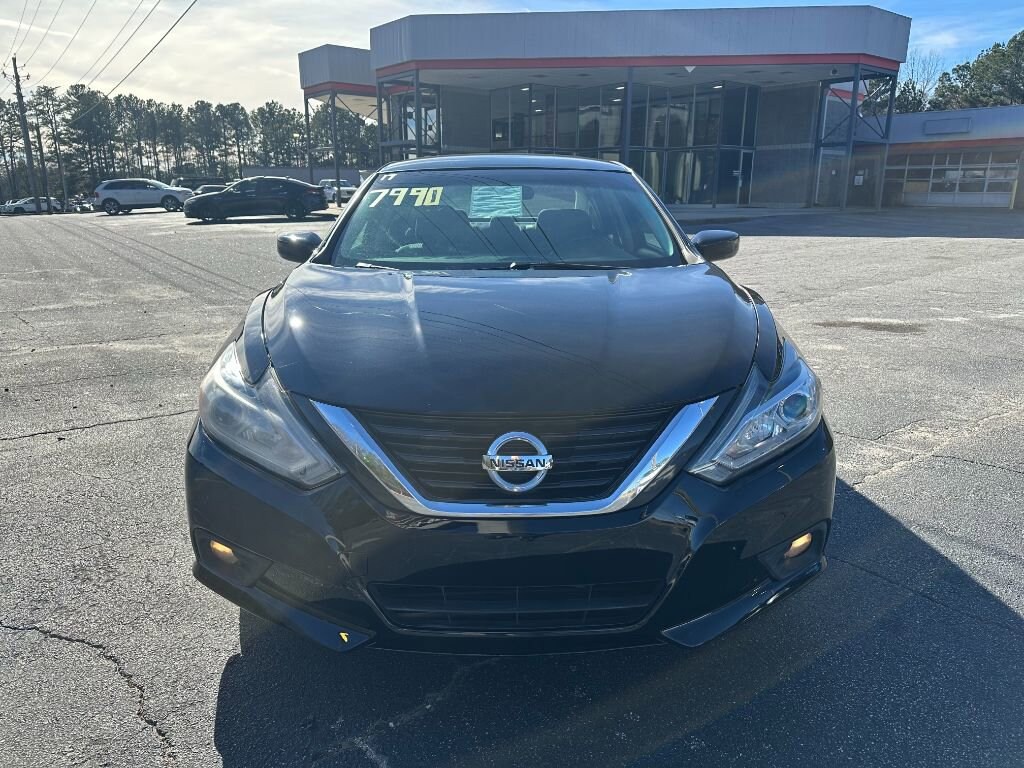Used 2017 Nissan Altima 2.5 SV Sedan