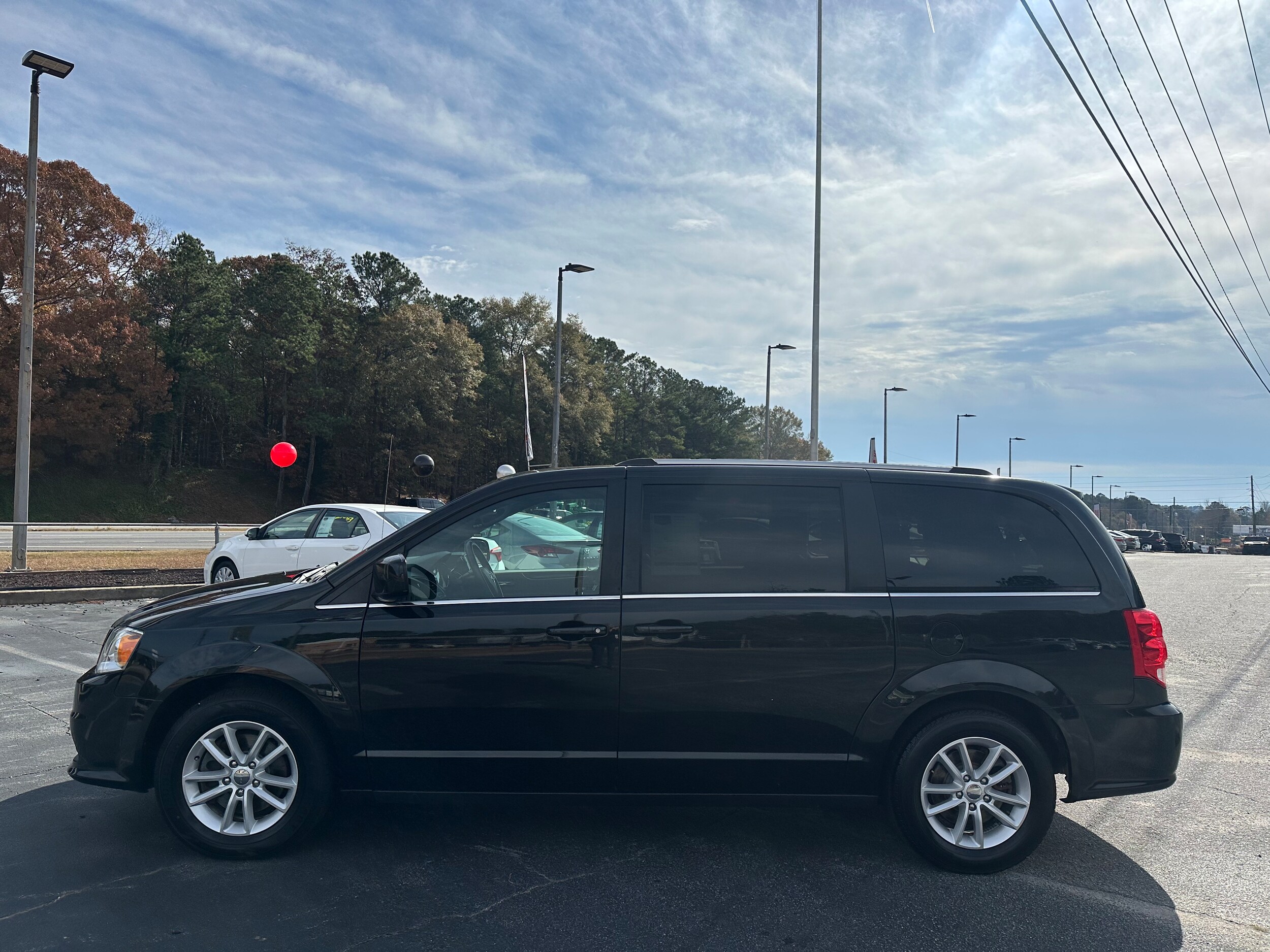 2019 Dodge Grand Caravan SXT photo 3
