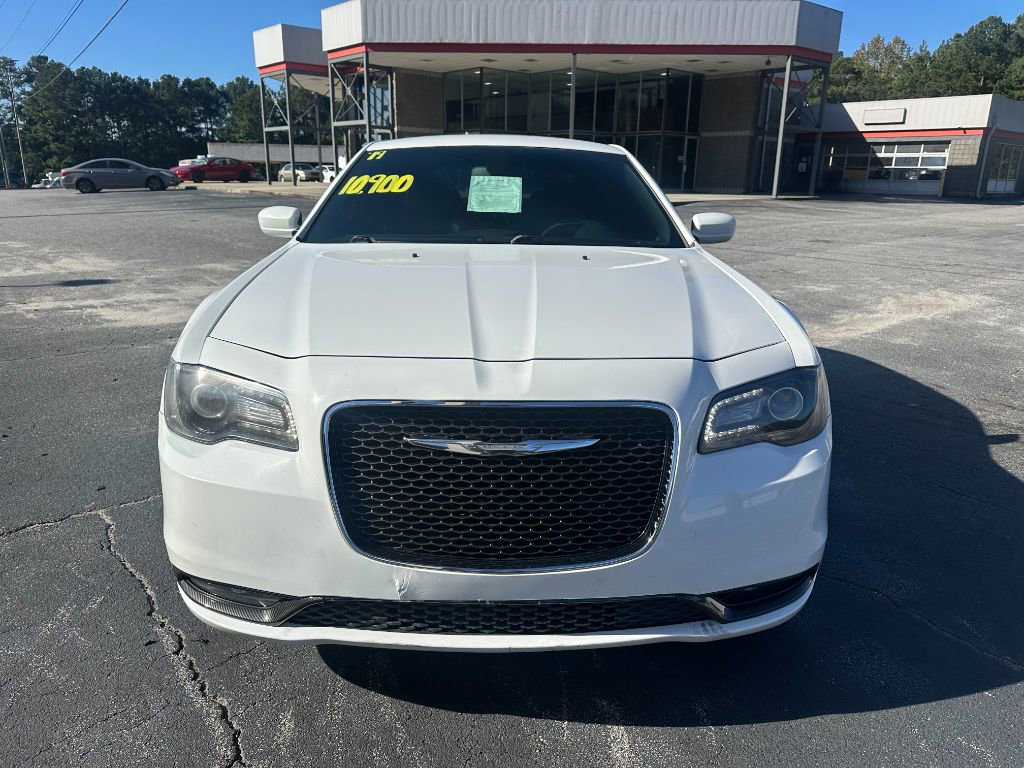 2017 Chrysler 300 Limited photo 2