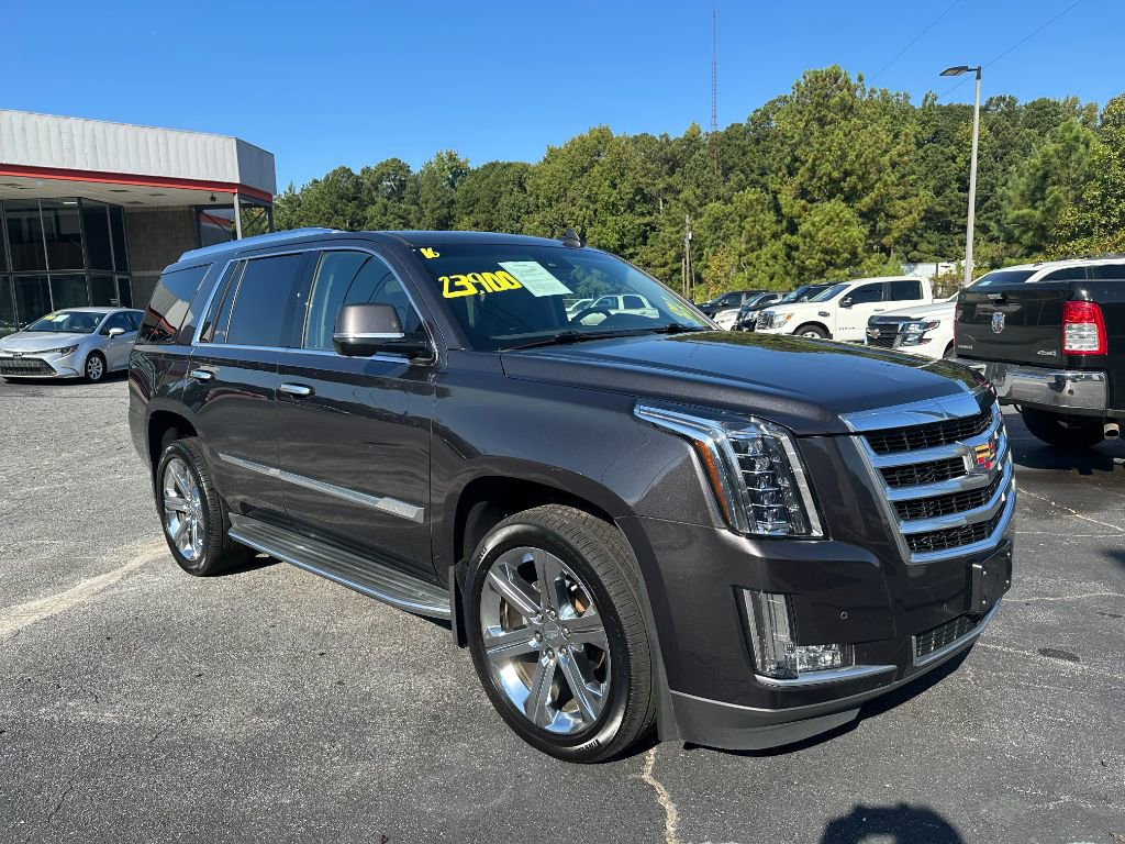 2016 Cadillac Escalade Luxury photo 3