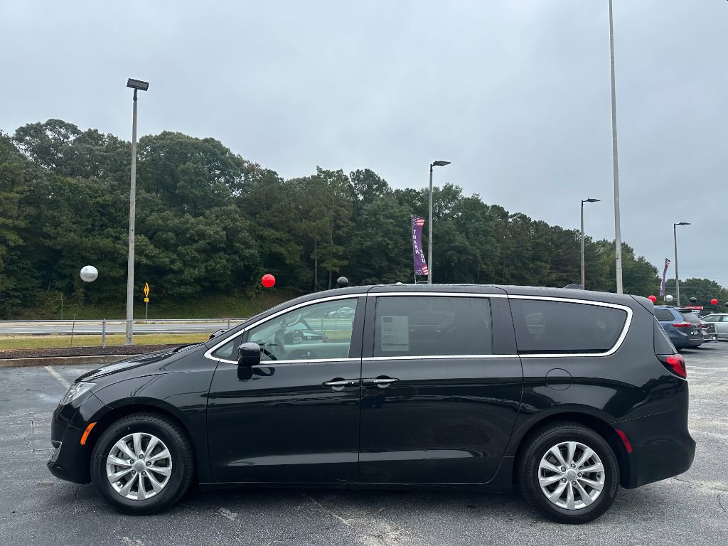 2018 Chrysler Pacifica Touring Plus photo 4