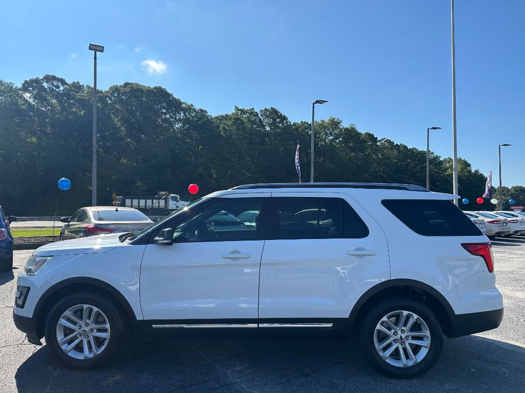 2017 Ford Explorer XLT photo 3