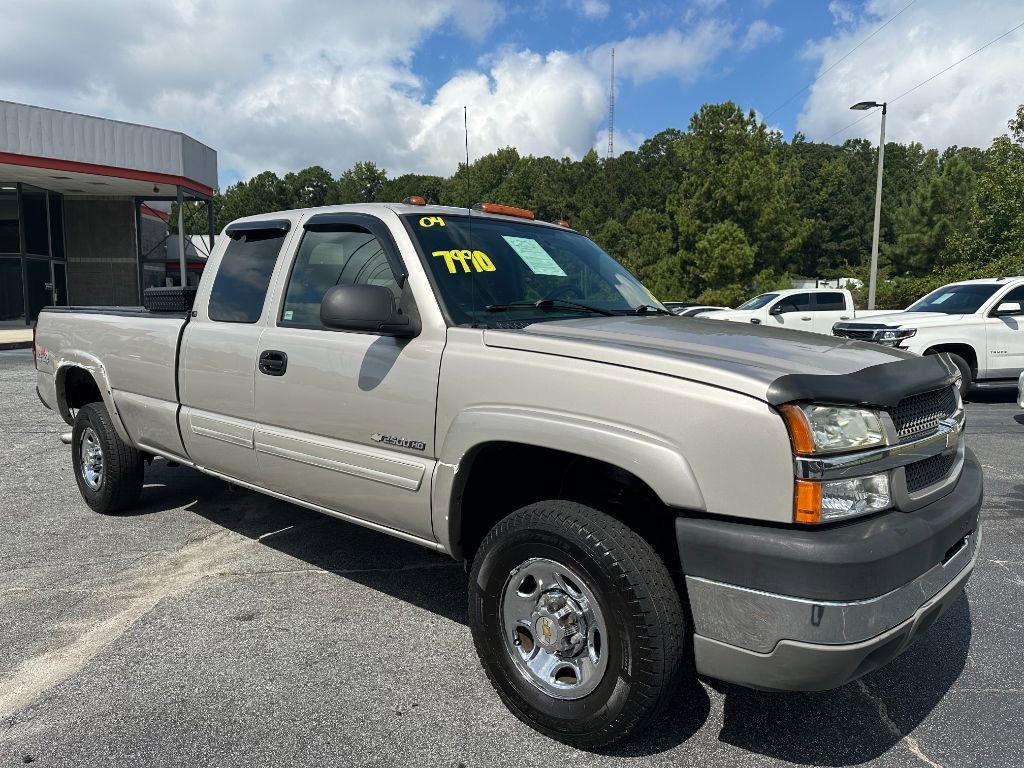 2004 Chevrolet Silverado 2500HD LT photo 3