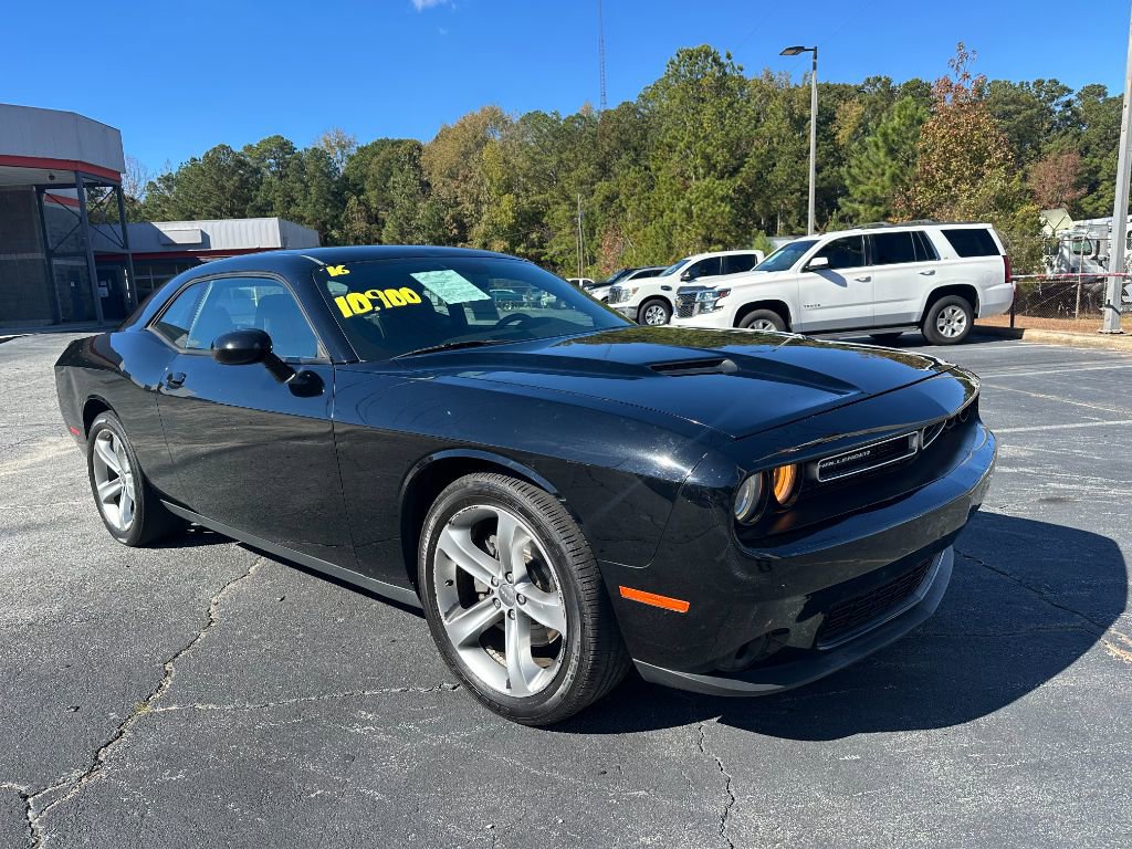 2016 Dodge Challenger SXT photo 3
