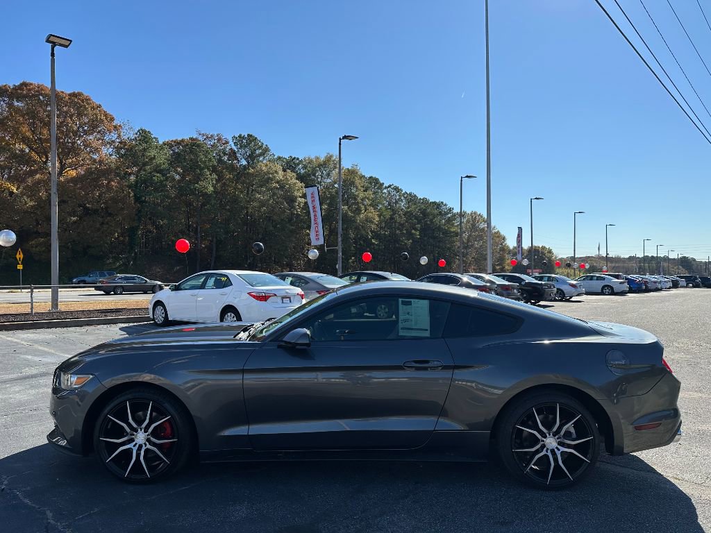 2017 Ford Mustang V6 photo 4