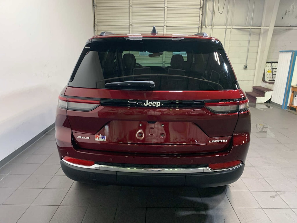 New 2025 Jeep Grand Cherokee Laredo X Sport Utility