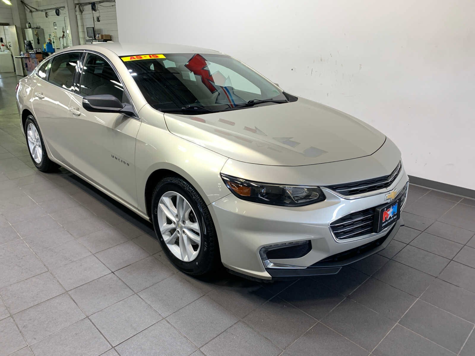 2016 Chevrolet Malibu 1LT photo 2