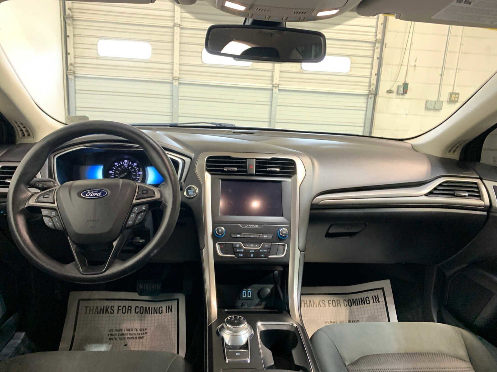 2019 Ford Fusion Hybrid SE photo 3