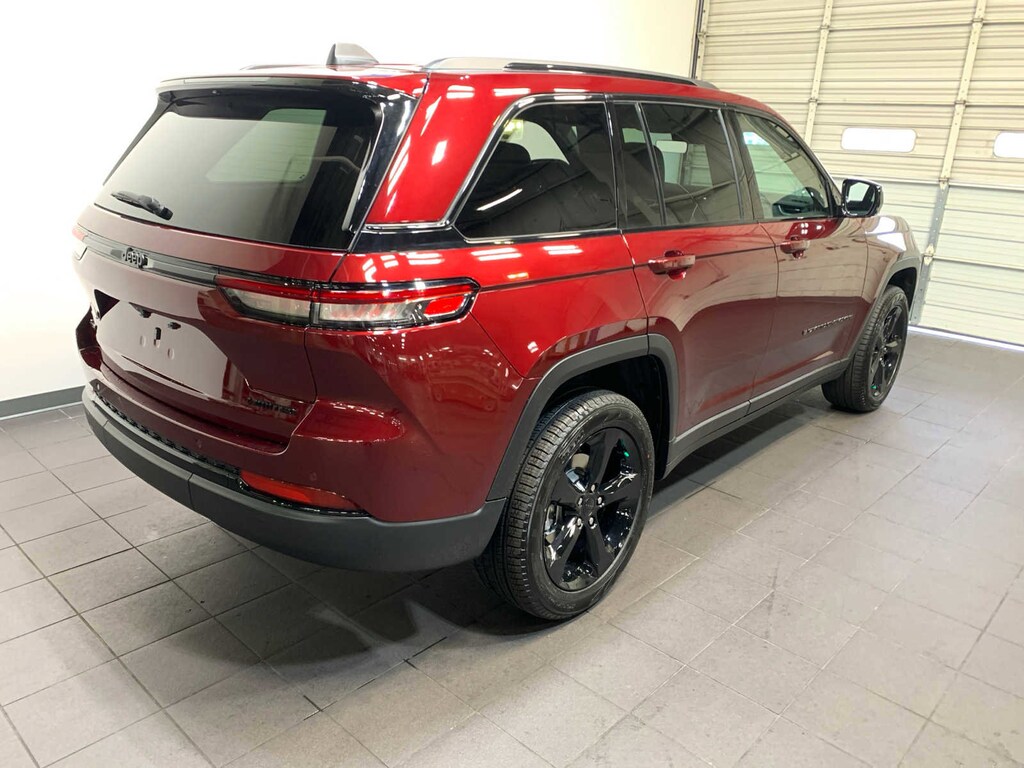 New 2025 Jeep Grand Cherokee Limited Sport Utility