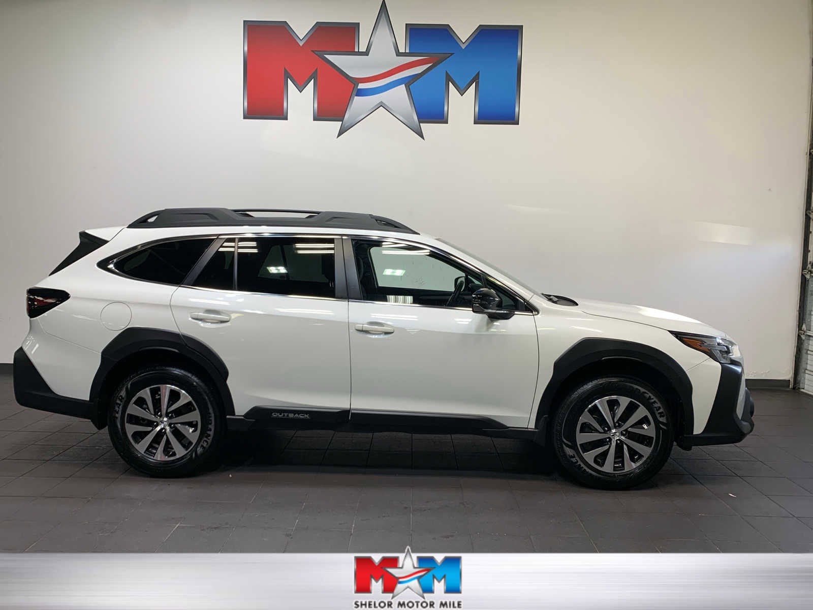 2024 Subaru Outback Premium's photo