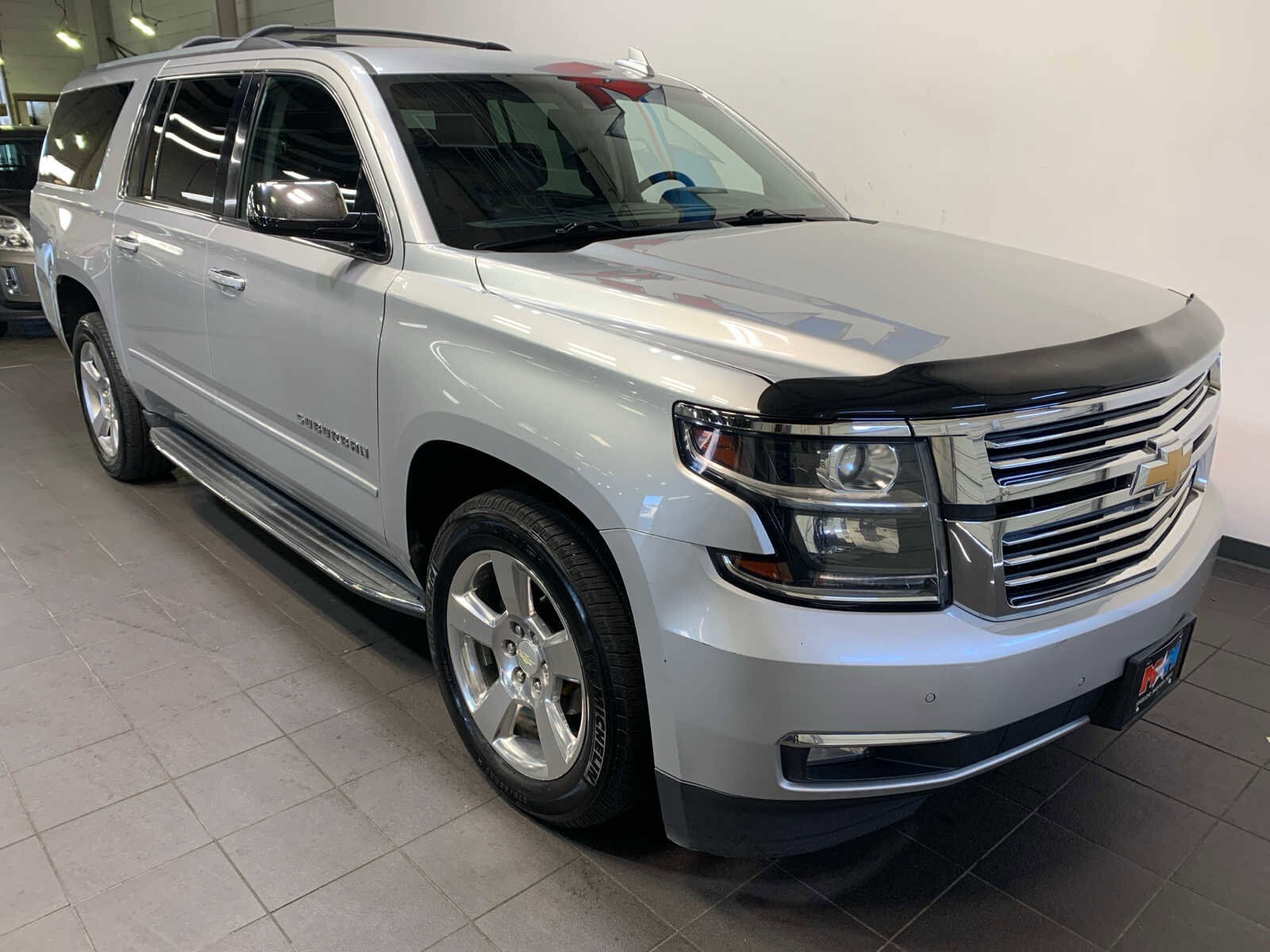 2018 Chevrolet Suburban Premier photo 2