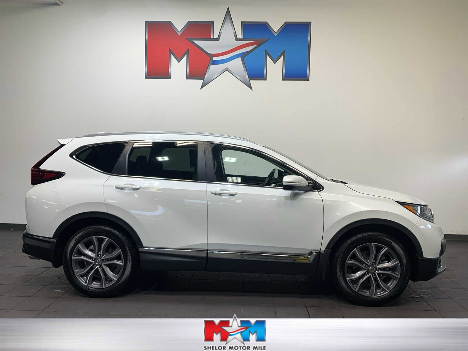 2022 Honda CR-V Touring's photo