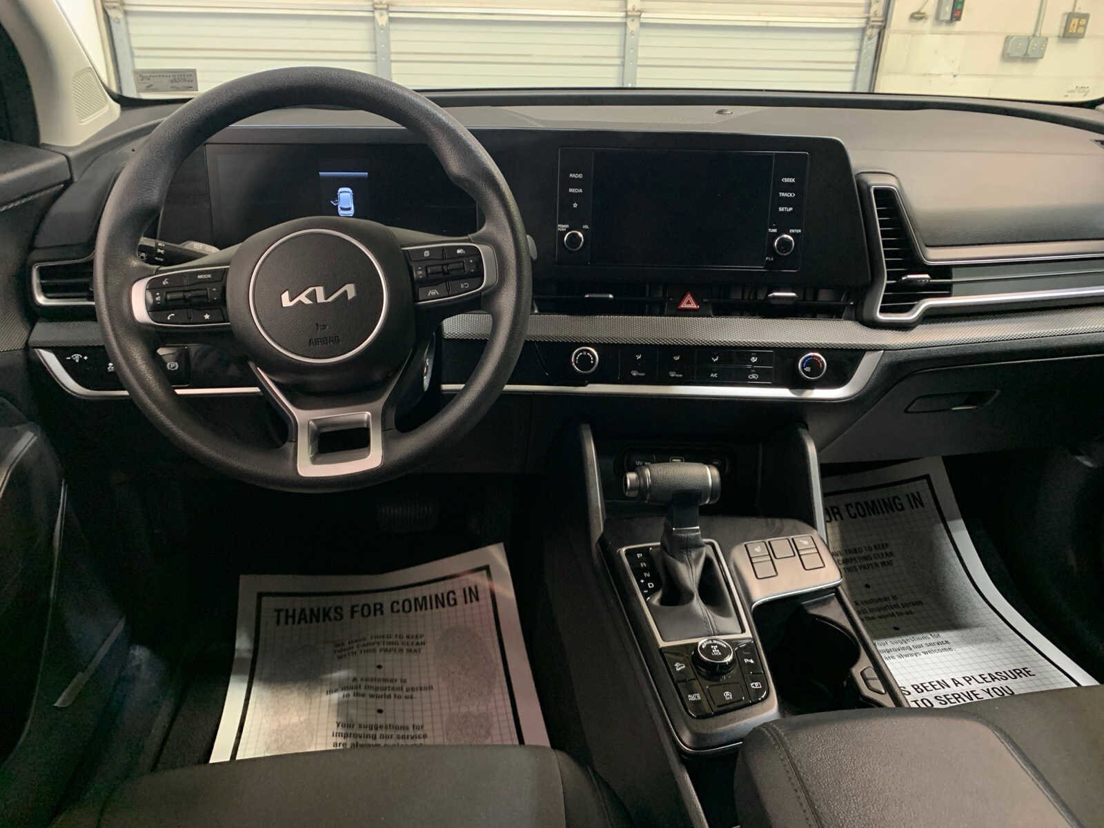 2025 Kia Sportage LX photo 2