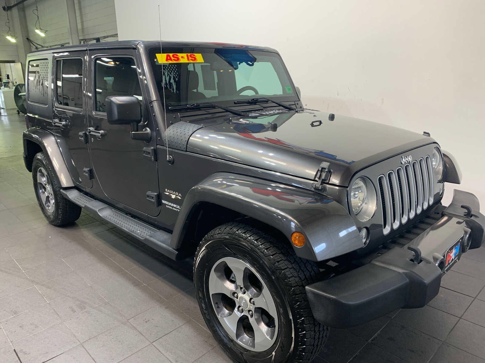 2016 Jeep Wrangler Unlimited Sahara photo 2