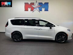 2026 Chrysler Pacifica Limited Passenger Van