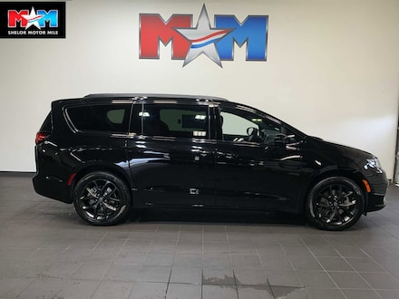 2026 Chrysler Pacifica Limited Passenger Van