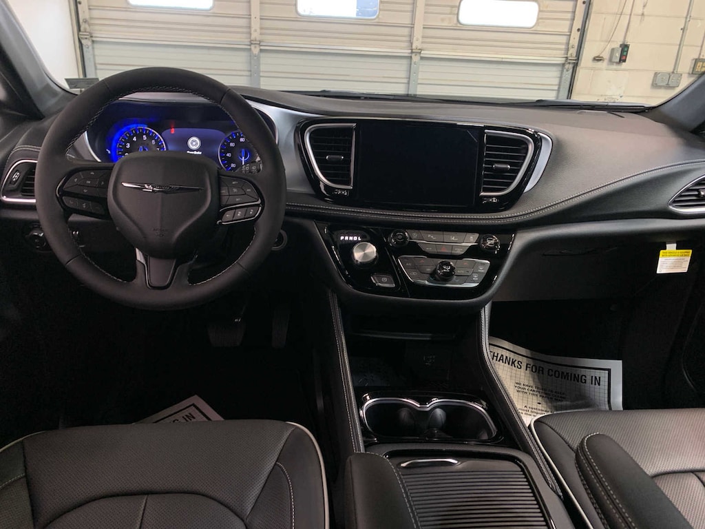 New 2026 Chrysler Pacifica Limited Passenger Van