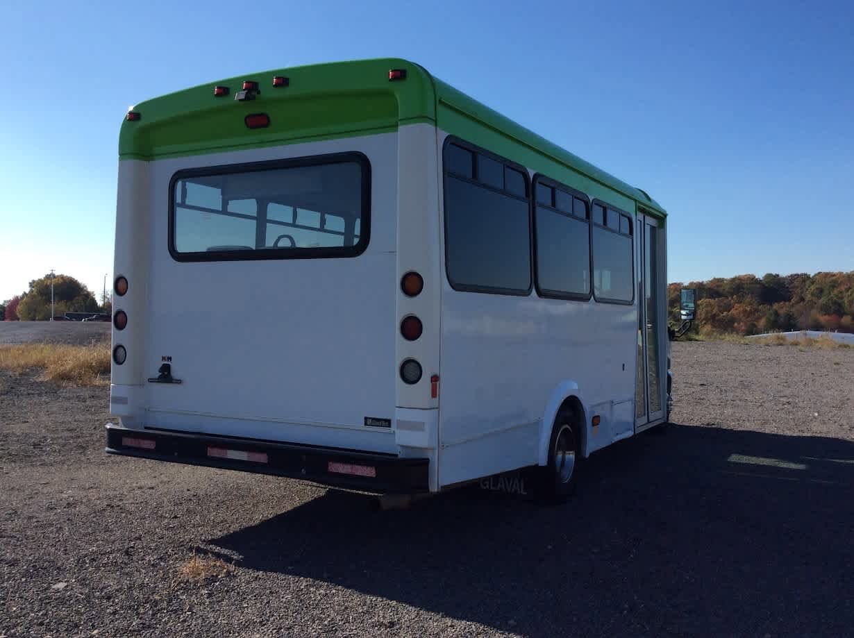 2017 Ford E-450 Cutaway photo 3