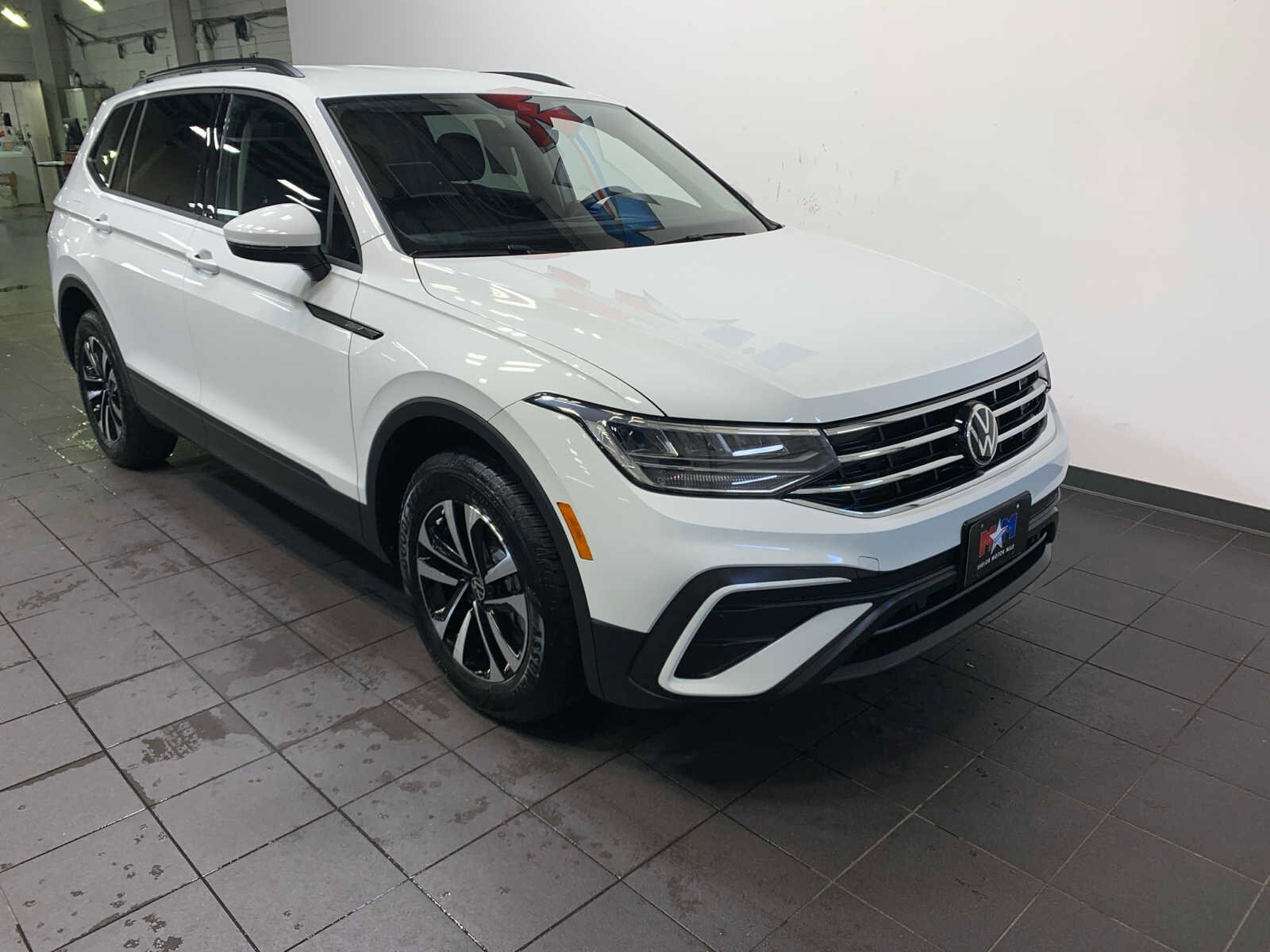 2024 Volkswagen Tiguan S photo 2