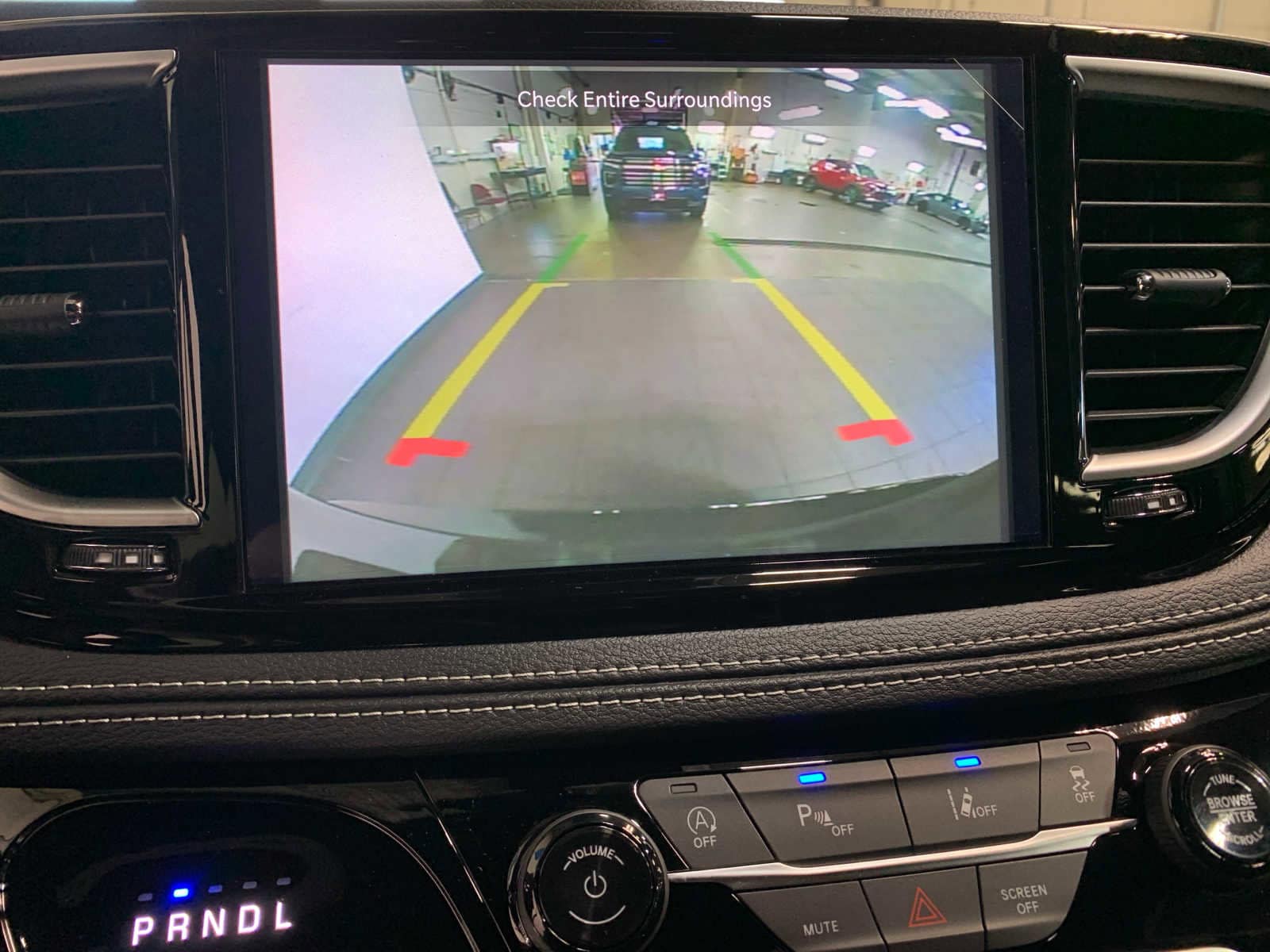 2026 Chrysler Pacifica Limited - Photo 9