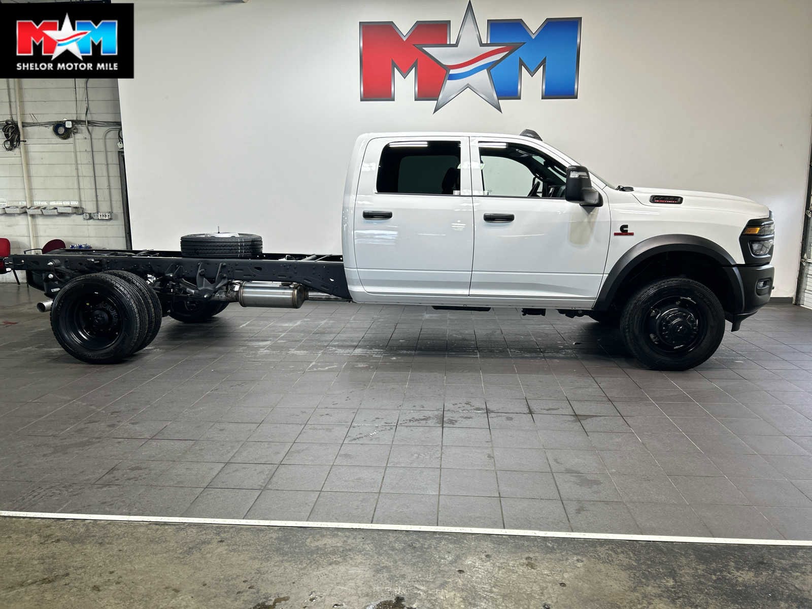 2026 RAM 5500 Big Horn 4X4 Crew Cab DRW 197" WB's photo