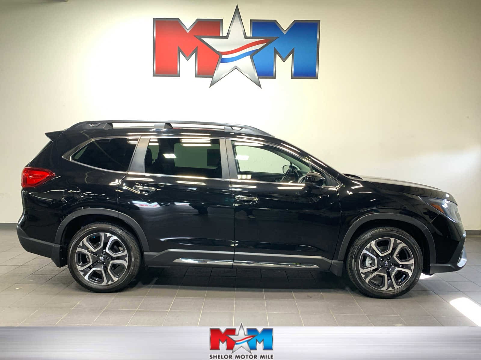 2024 Subaru Ascent Touring's photo