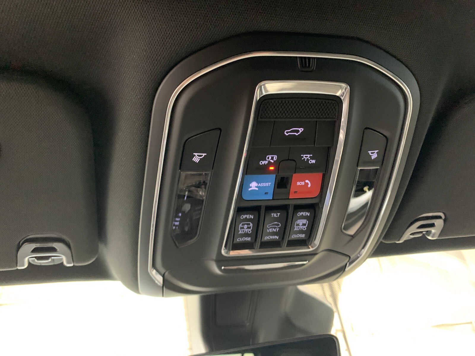 2025 Jeep Wagoneer Series II - Photo 17