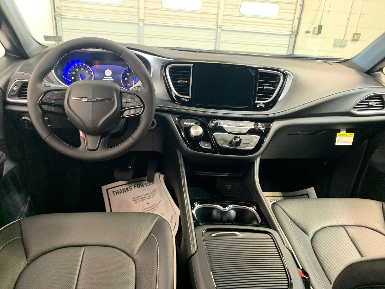 2026 Chrysler Pacifica Limited - Photo 7