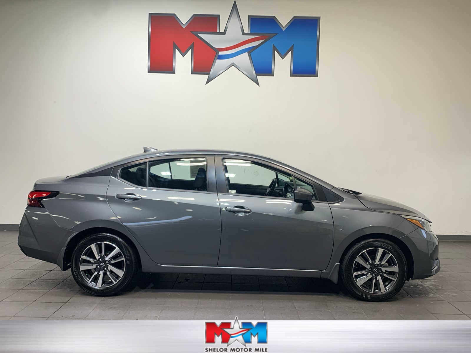 2025 Nissan Versa SV's photo