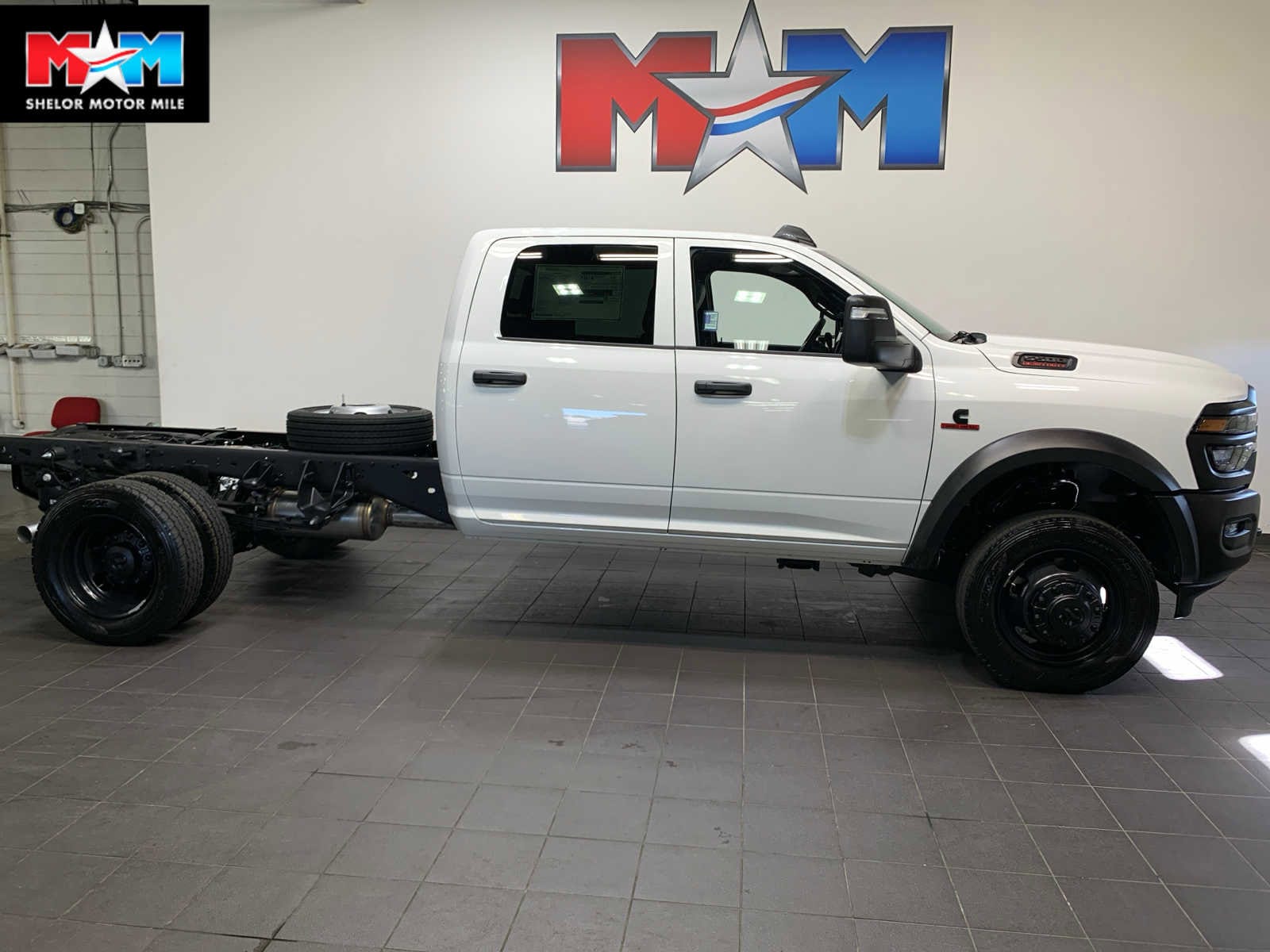 2026 RAM 5500 Tradesman 4X4 Crew Cab DRW 197" WB's photo