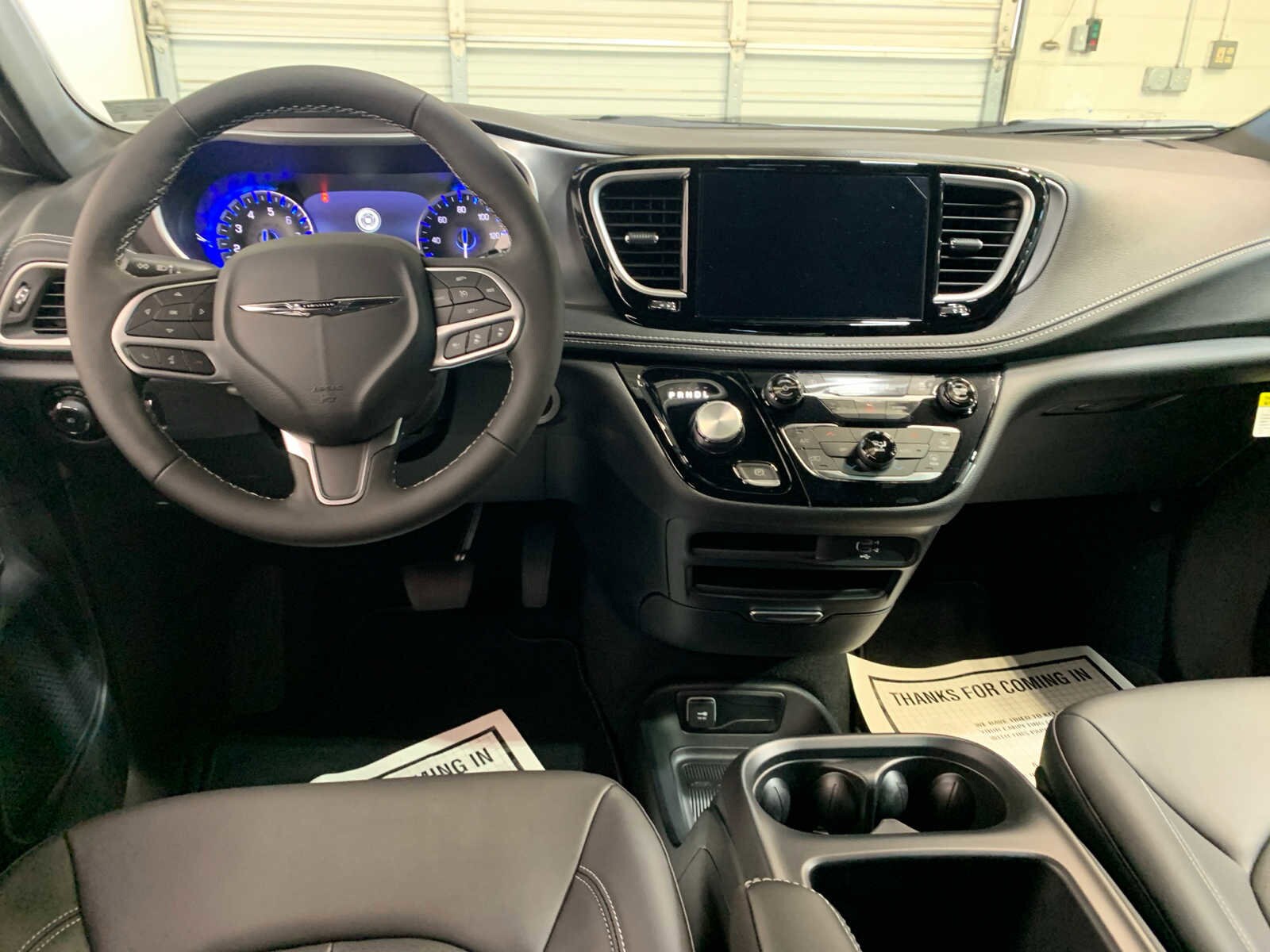 2026 Chrysler Pacifica photo 4