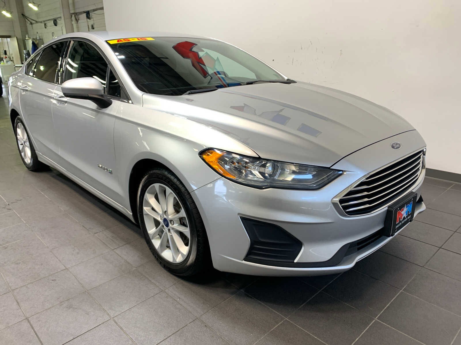 2019 Ford Fusion Hybrid SE photo 2