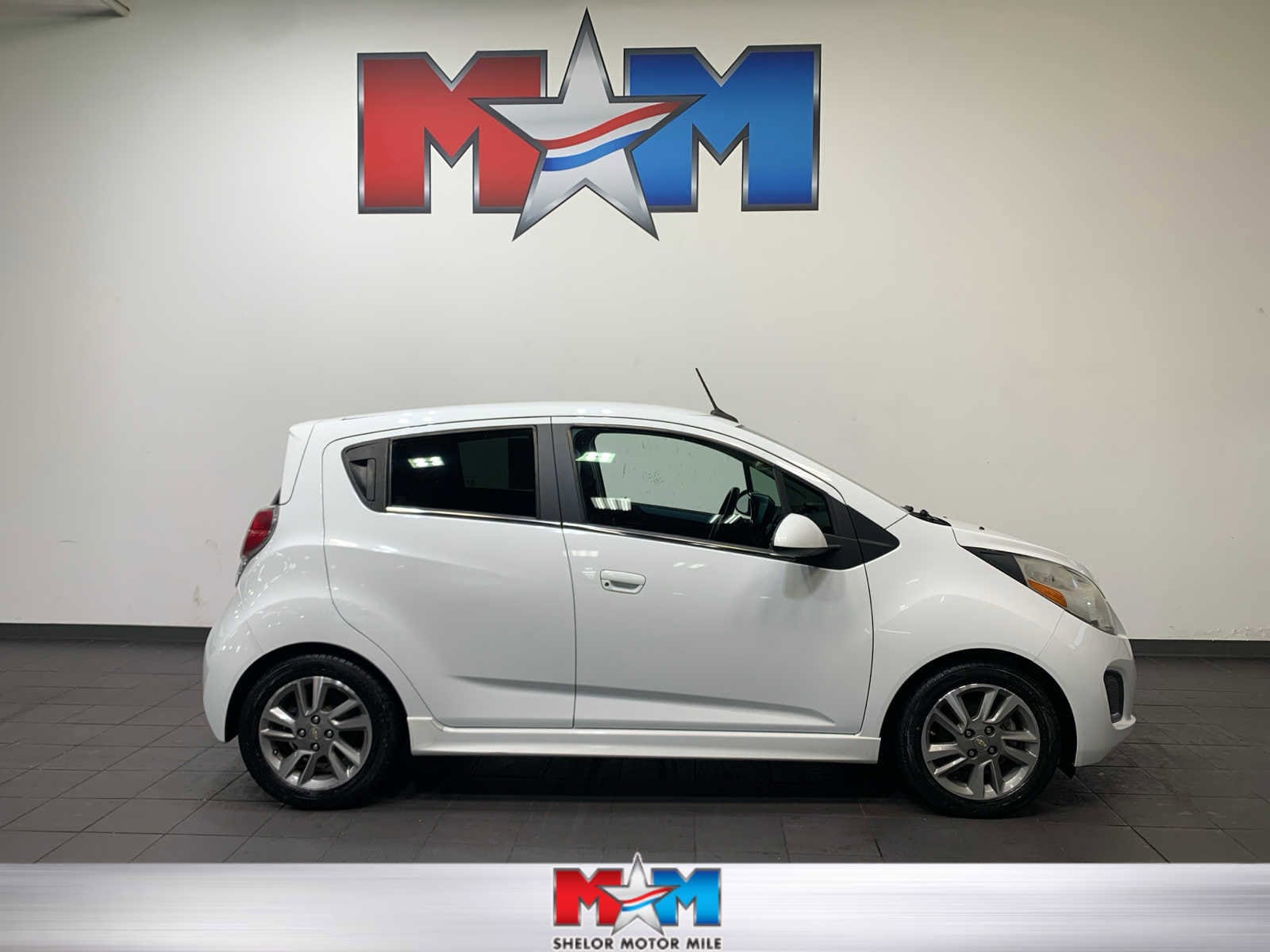 2014 Chevrolet Spark 2LT's photo