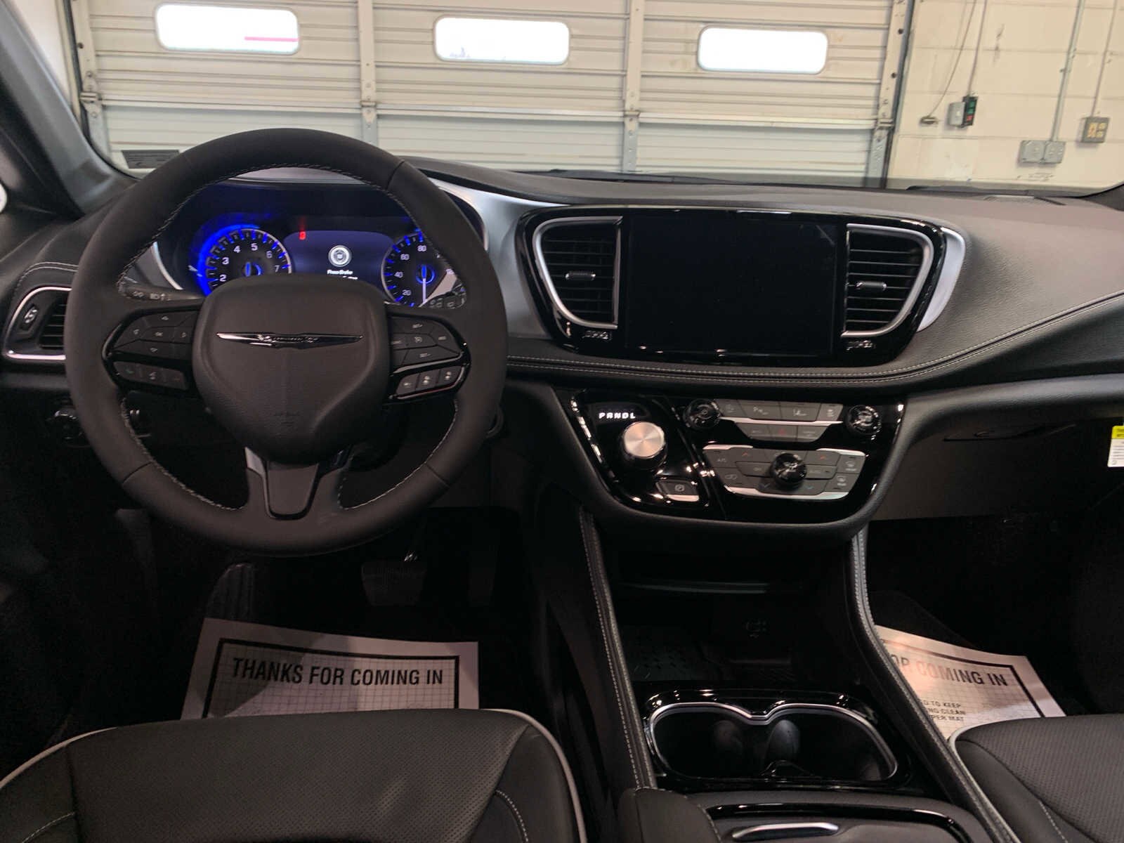 2026 Chrysler Pacifica Limited photo 4
