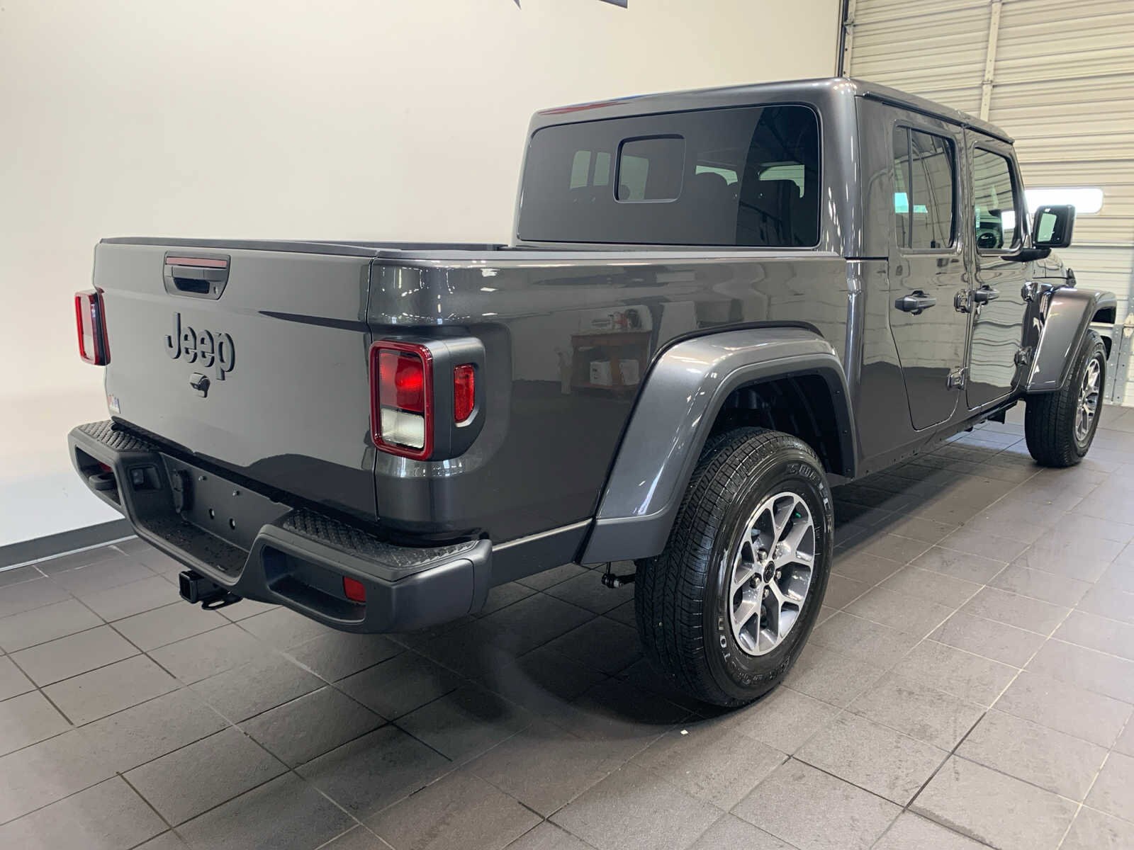 2025 Jeep Gladiator Sport S photo 3