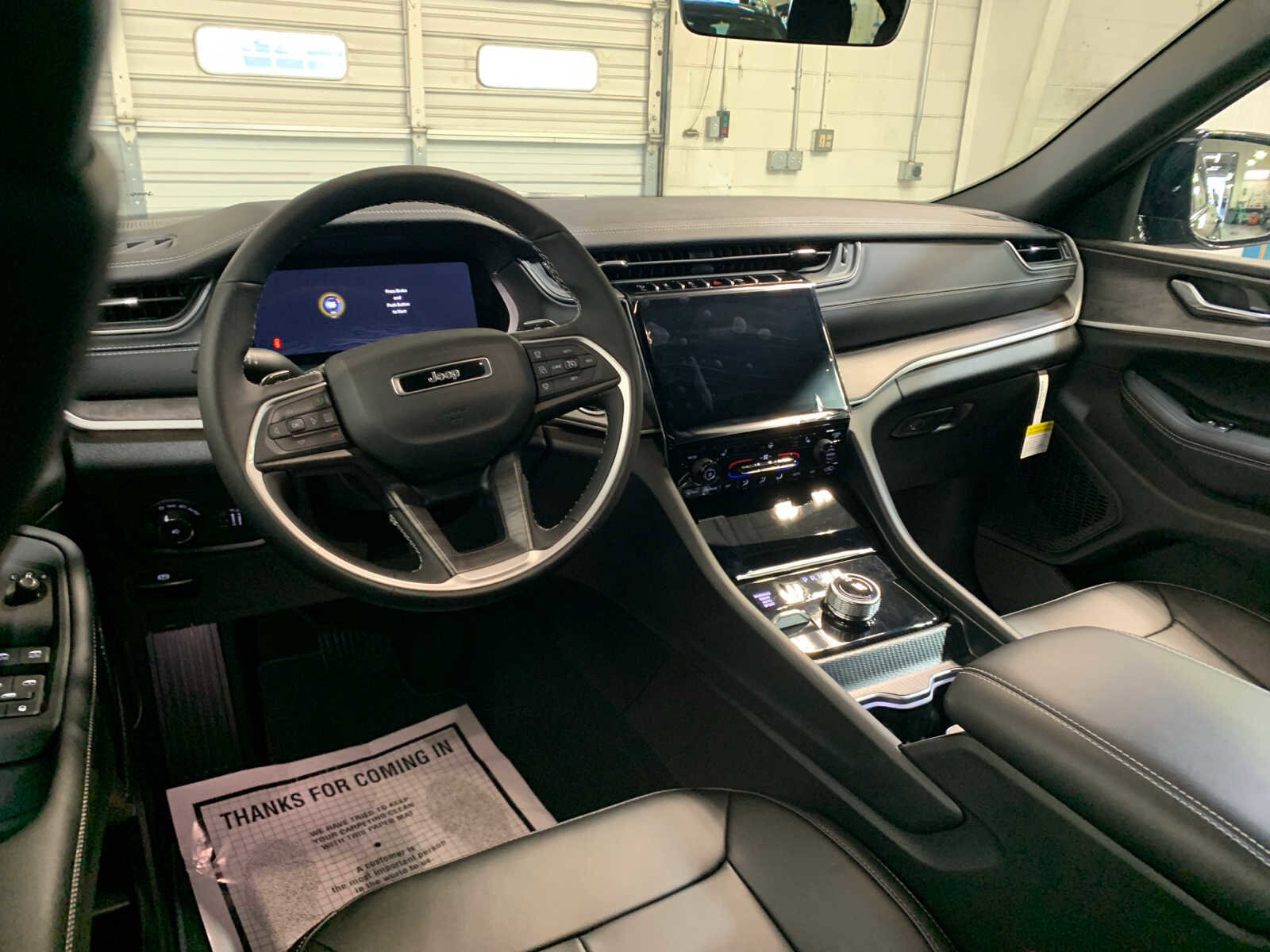 2025 Jeep Grand Cherokee Limited photo 4