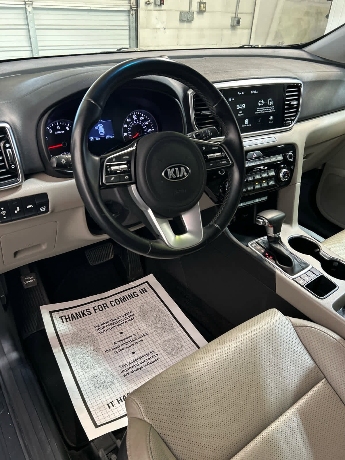 2022 Kia Sportage EX - Photo 9