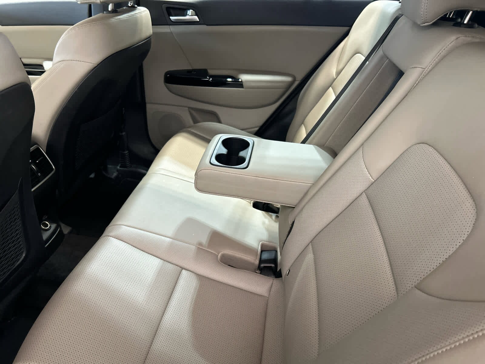 2022 Kia Sportage EX - Photo 10