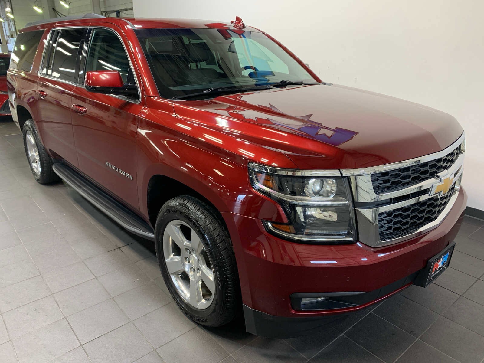 2020 Chevrolet Suburban LT photo 2