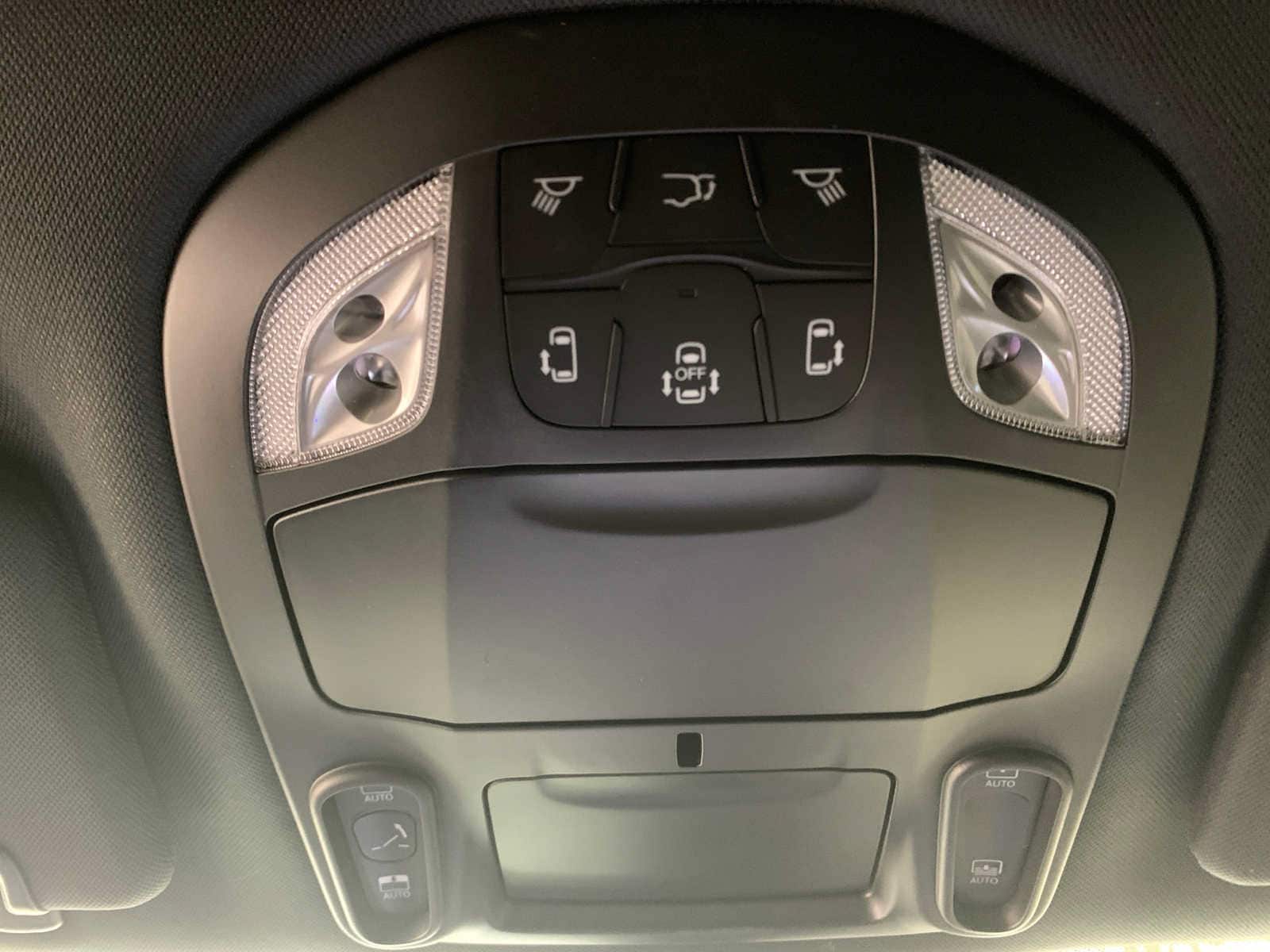 2026 Chrysler Pacifica Limited - Photo 11