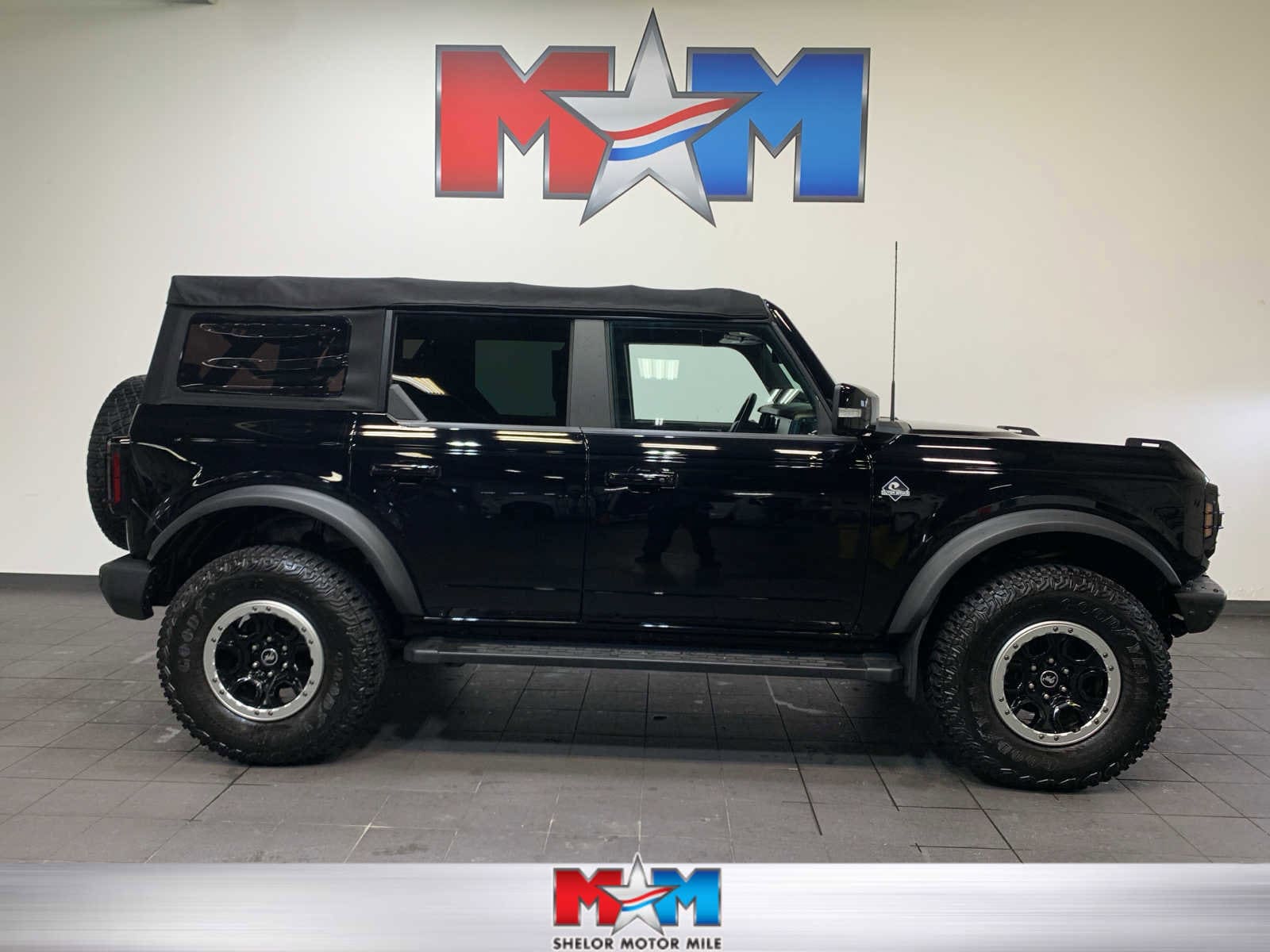 2021 Ford Bronco 4-Door Outer Banks's photo