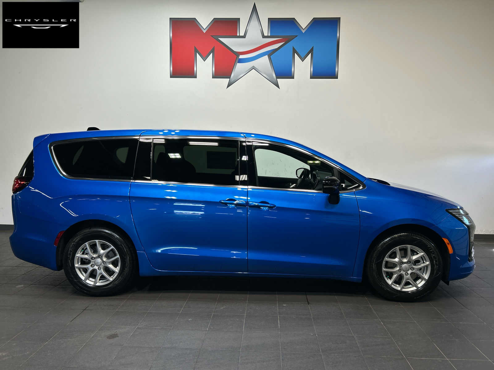 2027 Chrysler Pacifica Select Passenger Van